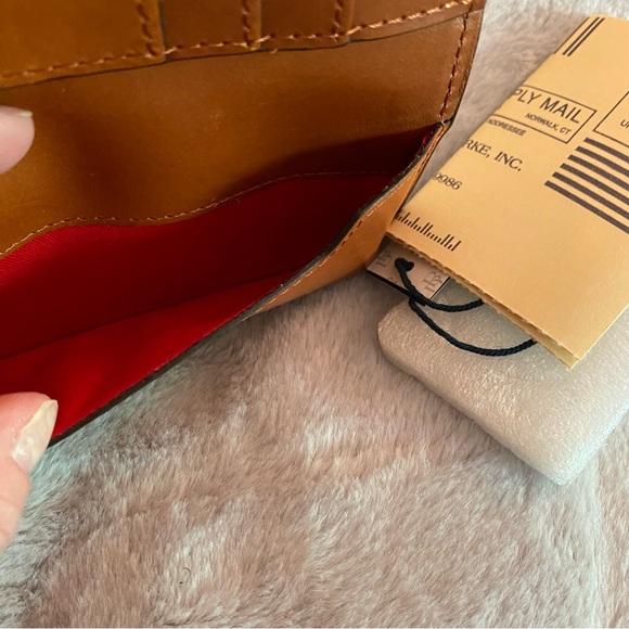 Dooney & Bourke Slim Phone Case in White ZR022 NWT - Picture 8 of 15